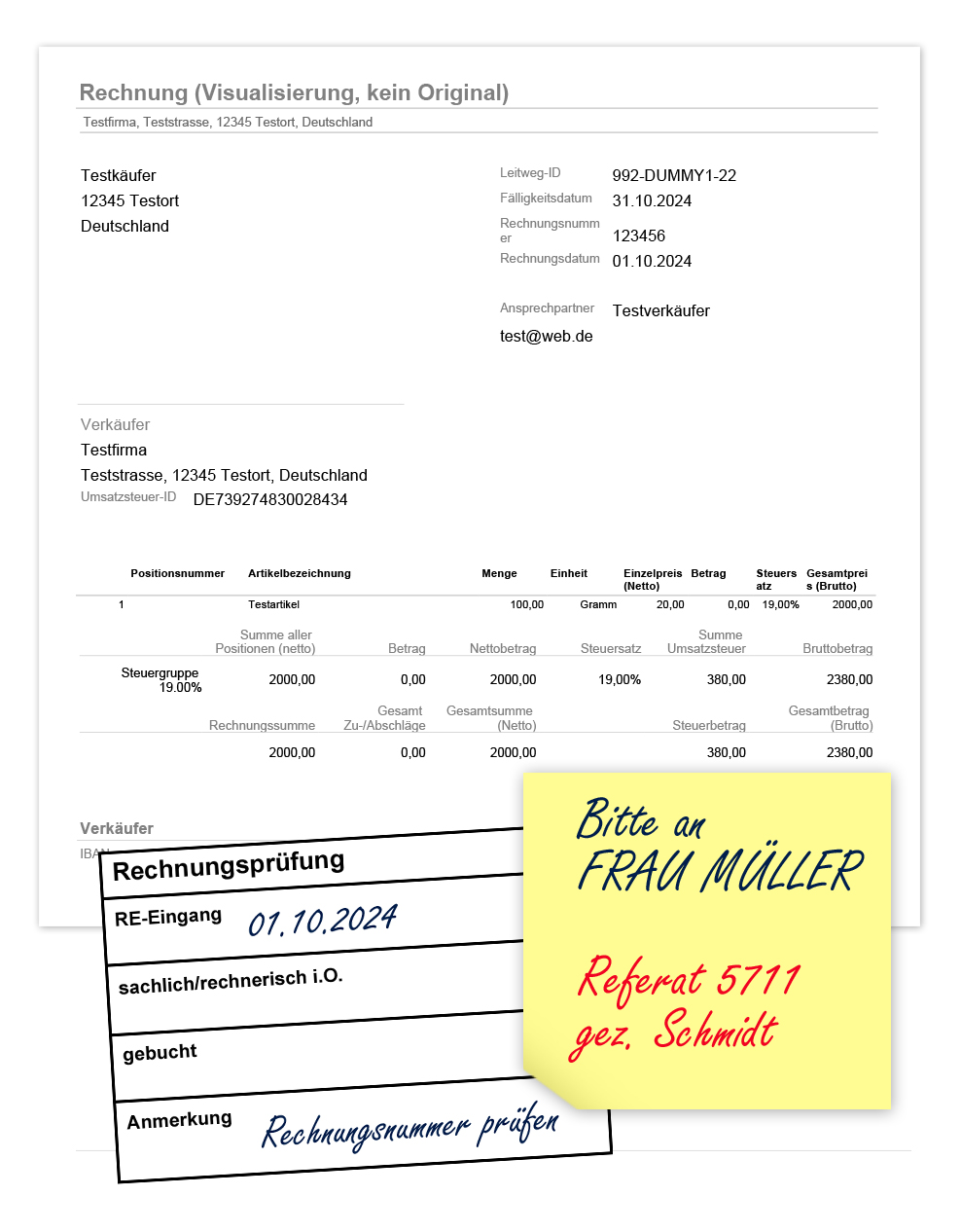 Eine Beispielrechnung in Papierform. Auf der Rechnung sind Rechnungsempfänger, Rechnungssteller, Zeitraum, Referenznummer, Kontonummer, IBAN und ein Kontoauszug zu sehen. Auf dieser Rechnung befinden sich zwei weitere Zettel. Auf dem einen Zettel steht das Datum des Rechnungseingangs und auf dem anderen Zettel die Bitte zur Weiterleitung der Rechnung an eine Kollegin zur Rechnungsprüfung.